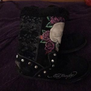 Black Ed hardy snow boots mid calf